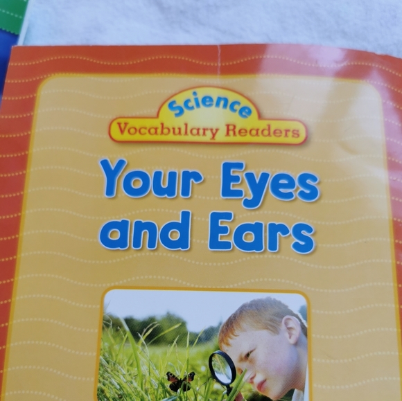 Scholastic Science Vocabulary Readers- Sunflower Life Cycle & Your Eyes and Ears - Picture 5 of 7
